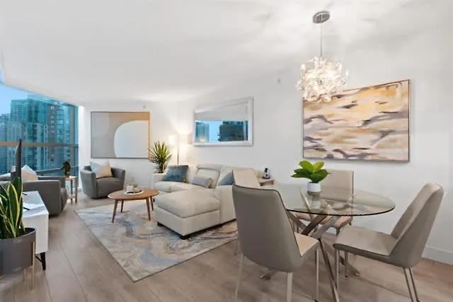 Апартаменты Executive Downtown Suite With Great City Views Ванкувер